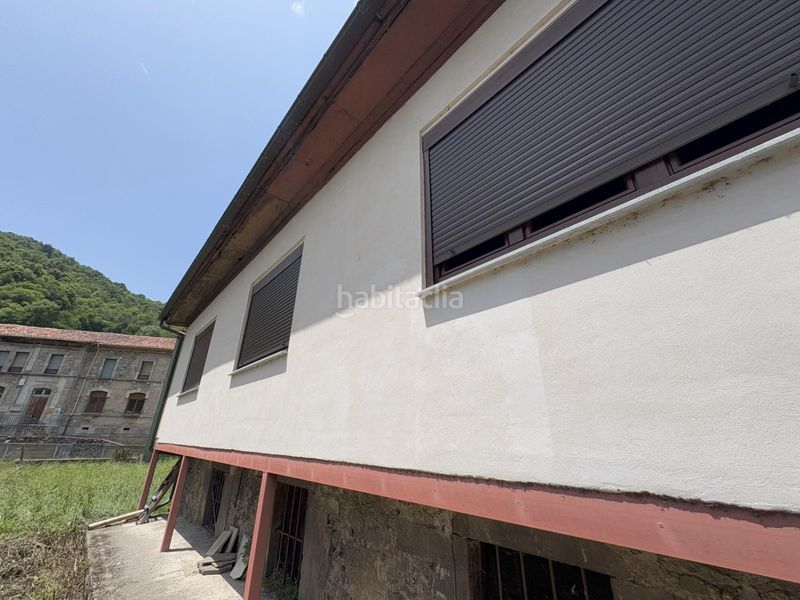 Foto ec4acf34-1fc3-4138-9c1a-e08ec4c960ca. Xalet amb aparcament a Aller