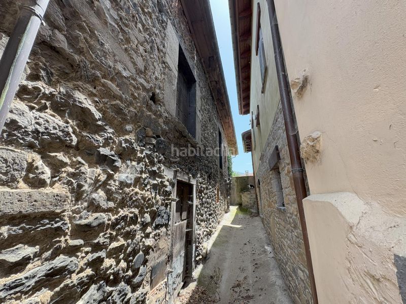 Foto 8bf56fe1-e22c-4663-a147-67d1452e2add. Xalet amb aparcament a Aller