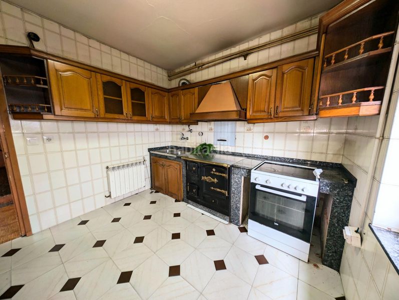 Foto 5ece6b27-334c-47f3-a740-94643dc40e5b. Casa amb aparcament a Tineo