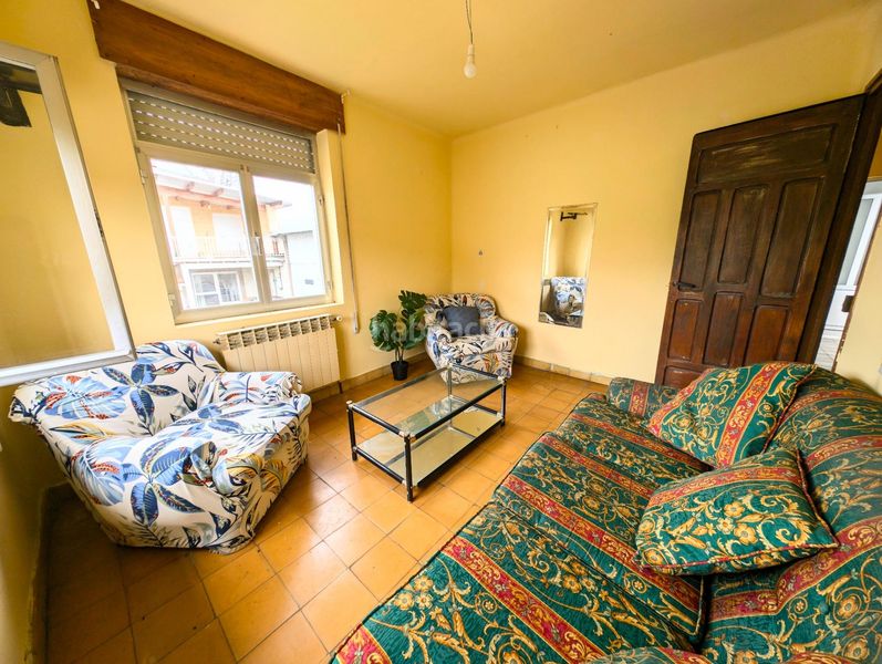 Foto 7555cc8f-b4ac-4161-b797-19cc3d4696b6. Casa amb aparcament a Tineo