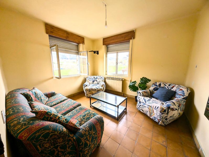 Foto b39c8778-6017-490b-ac3b-bea8c685fa8b. Casa amb aparcament a Tineo