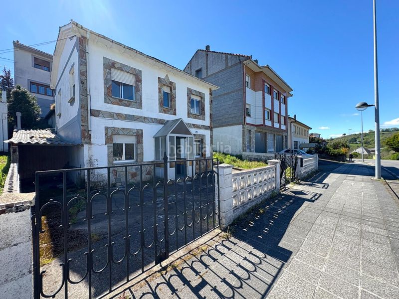Foto c8ba61c2-f10d-467c-bf7e-956eed2316c3. Casa amb aparcament a Tineo