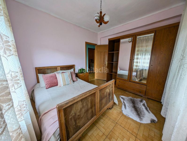 Foto f129cced-8f76-42ee-8fde-939f7c285cf5. Casa amb aparcament a Tineo