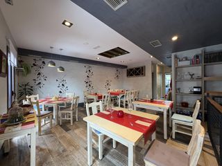 Gebäude  Plaza campes les. Edificio completo en pleno centro de pola de siero restaurante e