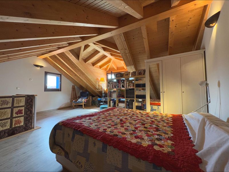 Foto 5bd3c34f-707b-4b2c-94d9-e604b959f6b1. Edifici a la pola Siero Siero