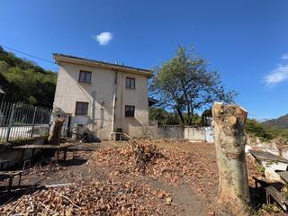 Gebäude in Labayos 16. Edificio con historia y potencial en moreda de aller  parcela de