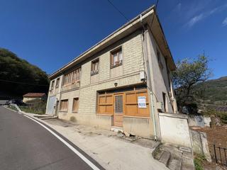 Edifici a Labayos 16. Edificio con historia y potencial en moreda de aller  parcela de