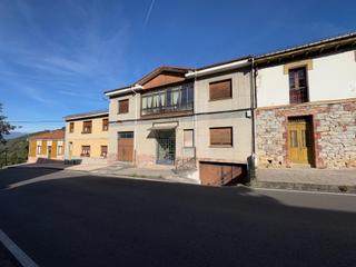 Piso en Urbies 18. Piso en urbiés  primero izquierda  oportunidad con vistas a la m