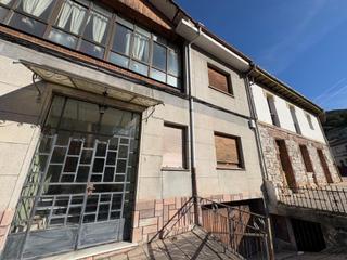 Appartement à Urbies 18. Piso en urbiés  primero derecha  amplitud, potencial y vistas en