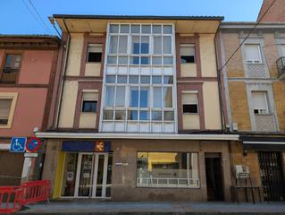 Edificio  Tartiere. Edificio en calle principal con terreno y finca. moreda, aller.