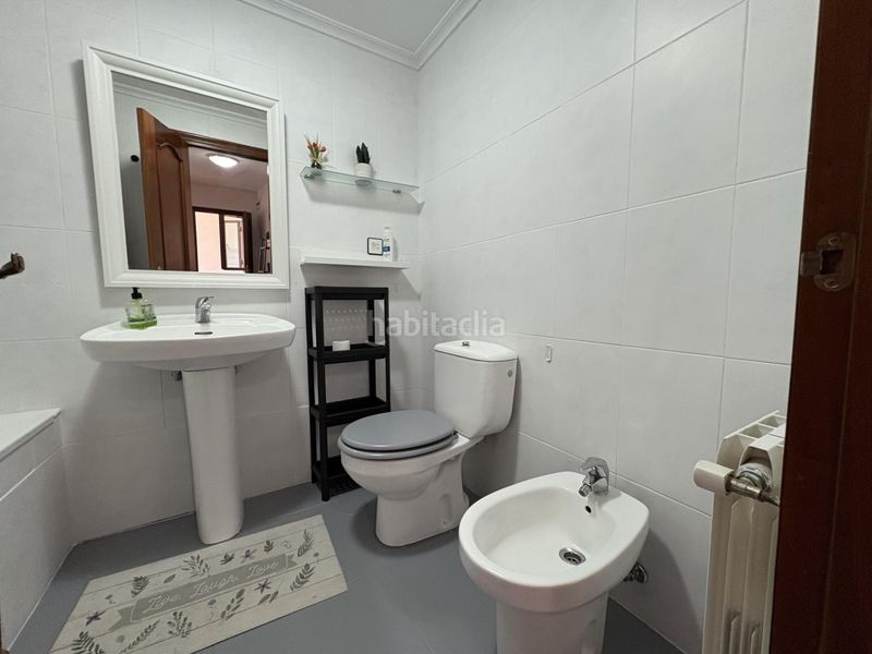 Foto 0782e579-d661-4553-8fa6-74b8a95cce07. Edifici a Aller