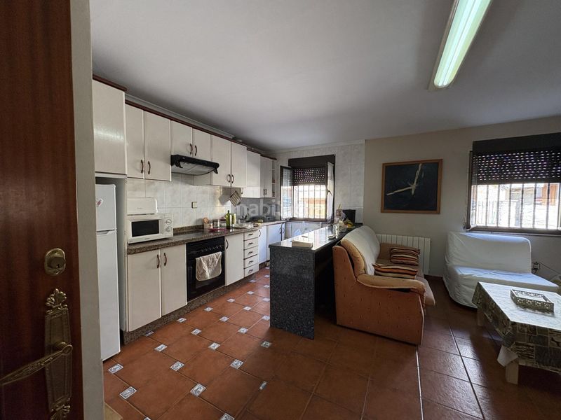 Foto 67ff9186-1d16-4d94-a002-a9a2af0f75e9. Edifici a Aller