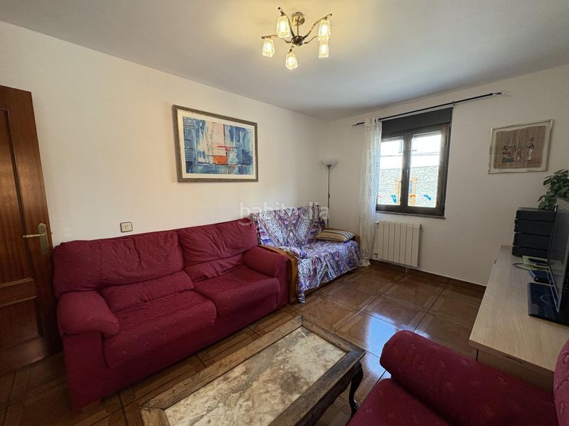 Foto 6e7a3294-e906-470f-a6be-31b5a1d6e02a. Edifici a Aller