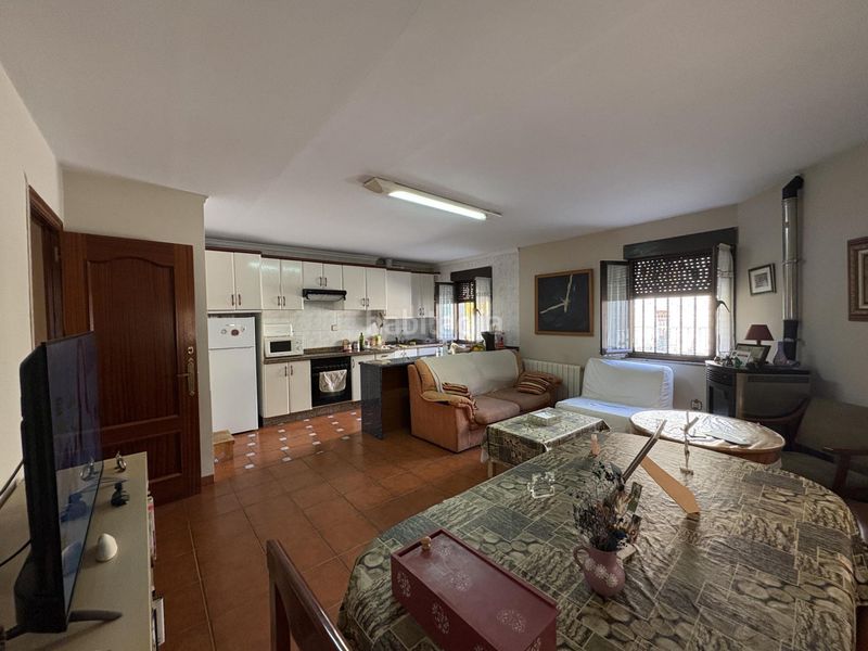 Foto 87417619-b2e5-4f64-be25-19b5d28f7305. Edifici a Aller