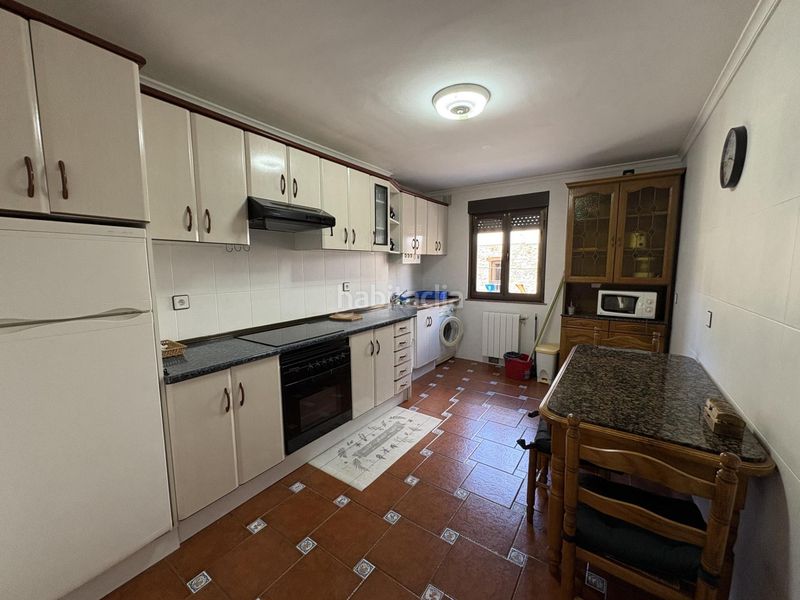 Foto 9b22cbc0-3c34-4907-8819-89148db3af3f. Edifici a felechosa arriba 4 a Aller
