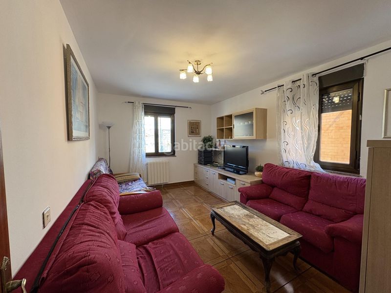 Foto a41a96f0-8473-43c3-bbce-77dcaca5d6d4. Edifici a Aller