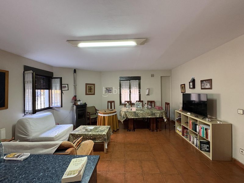 Foto c89ec606-b764-478e-b58b-8d94d9244e47. Edifici a Aller