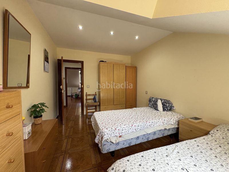 Foto e40bbc49-a081-418d-ab26-e30cd2ab258a. Edifici a Aller