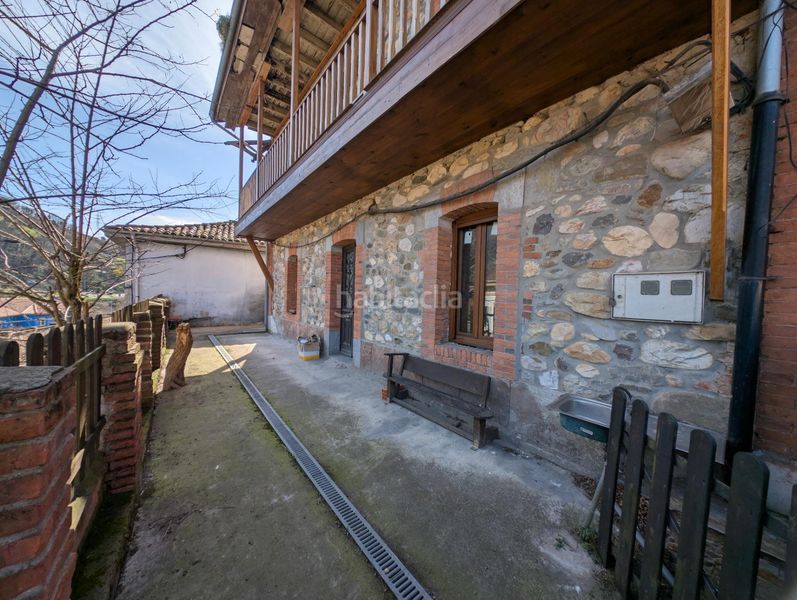 Foto 232e1c3b-485b-49b5-92a5-e703bd6bafe7. Xalet amb aparcament a Santa Marina - Polígono Mieres