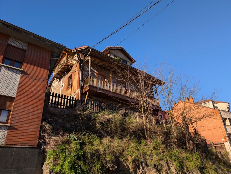 Foto d47d289f-0000-4b2b-a494-aeeeccec9cbe. Xalet amb aparcament a Santa Marina - Polígono Mieres