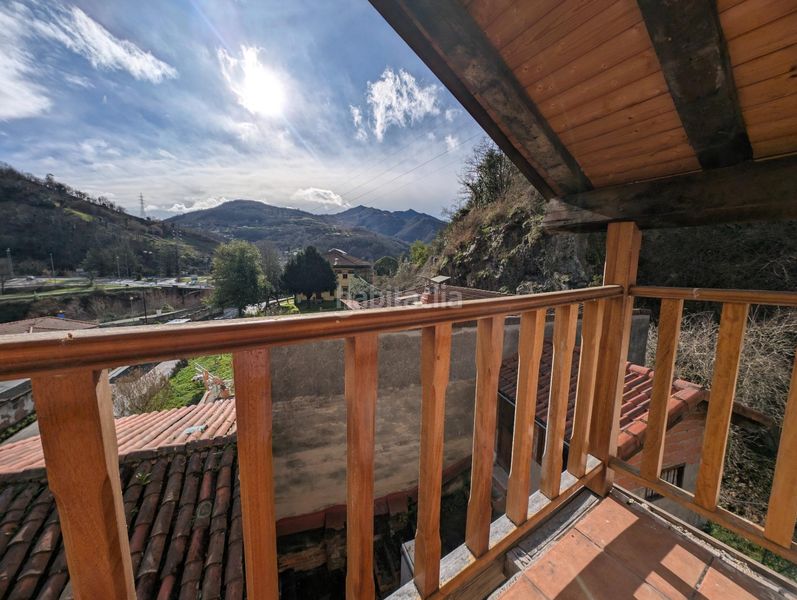 Foto b83a3942-d57e-494f-a076-fecc410229fa. Chalet mit parking in Santa Marina - Polígono Mieres