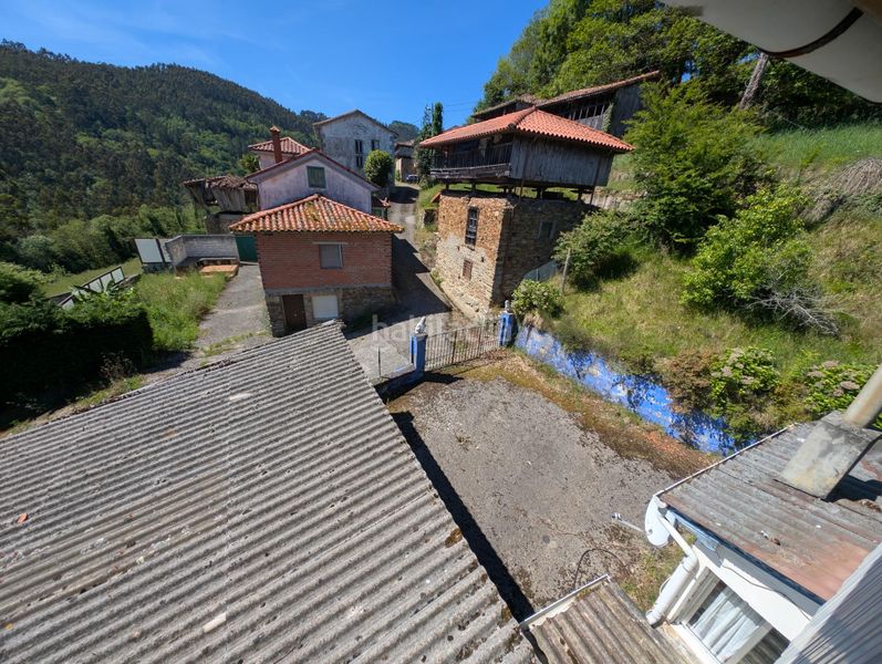 Foto 3bc6709f-e06d-4df2-95aa-c7bc887ef5b6. Chalet en acebedo 1 casa independiente con panera tradicional y parcela privada en acebedo en Salas