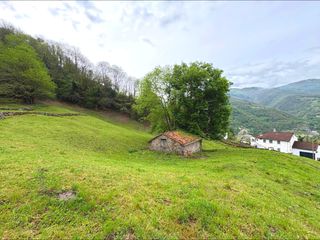Maison à Moreda de arriba 0. Cabaña rural independiente con 6.836 m2 de paarcela, y vistas ab