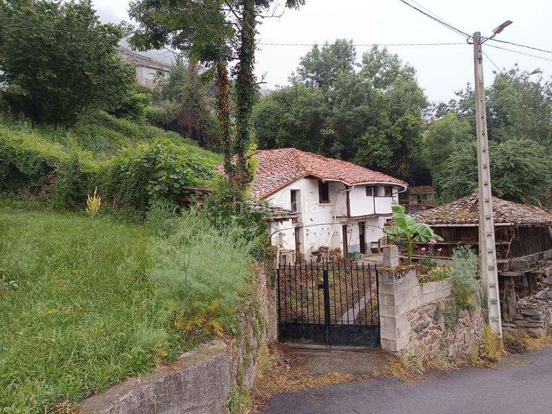 Foto 1cc1f993-0616-4baf-aa39-bc48bd6826b4. Xalet amb aparcament a Aller