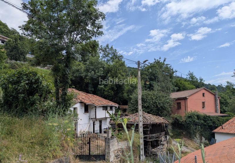 Foto d6356dc6-127c-4a4e-af7b-d1177933537e. Xalet amb aparcament a Aller