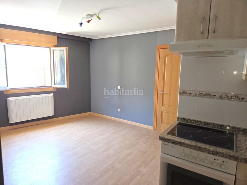 Foto 7d0077e0-c52a-4b69-8669-85ad79267818. Apartament amb calefacció a Aller