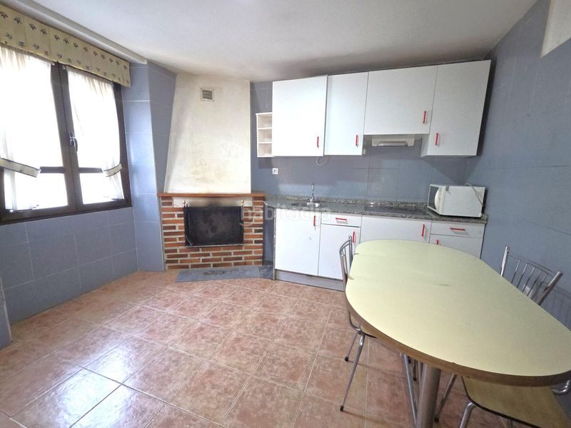 Foto 051840bf-9b44-449a-ba01-98a8118ef4a2. Casa amb calefacció aparcament a Aller