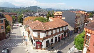 Edifici  Lugar san roque. Edificio mas locales en san claudio