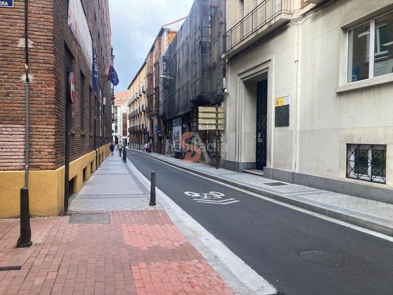 Foto 00ed7efe-fe9b-4fd8-97dd-29e2df625290. Rent business premise in Centro Valladolid