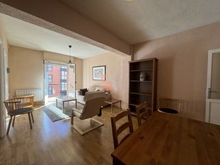 Rent Flat  Tirso de molina. Piso en alquiler en semicentro, 2 dormitorios.