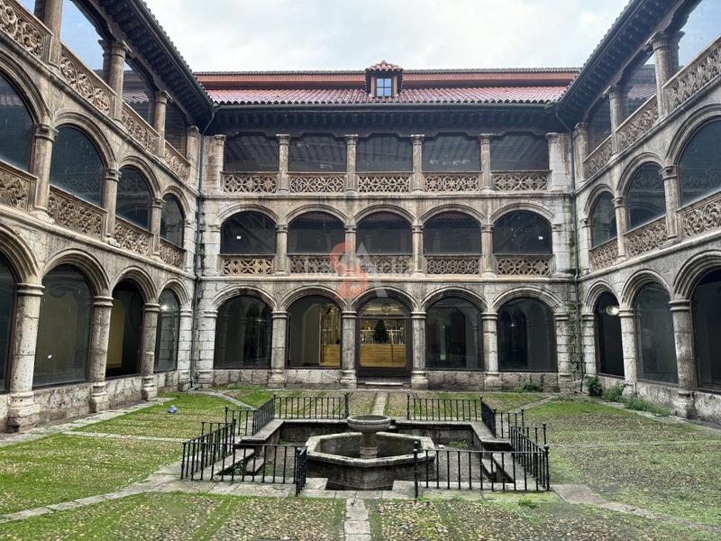 Foto d1ef61d0-f2d2-4c1e-a545-53d7f97e21e5. Aparcament cotxe a Centro Valladolid