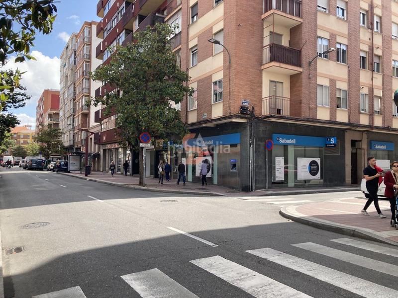 Foto a7dc69fd-0a84-4685-8fbe-ed21fa0b3390. Rent business premise in Delicias Valladolid