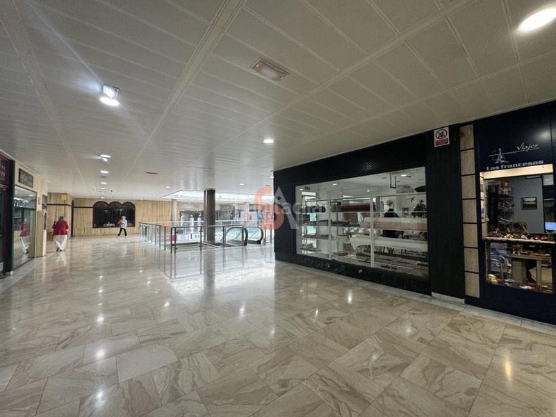 Foto 062c56c0-c27c-4f73-a03e-e7e33c57bbe9. Local comercial local en venta en Centro, 1 dormitorio. en Valladolid