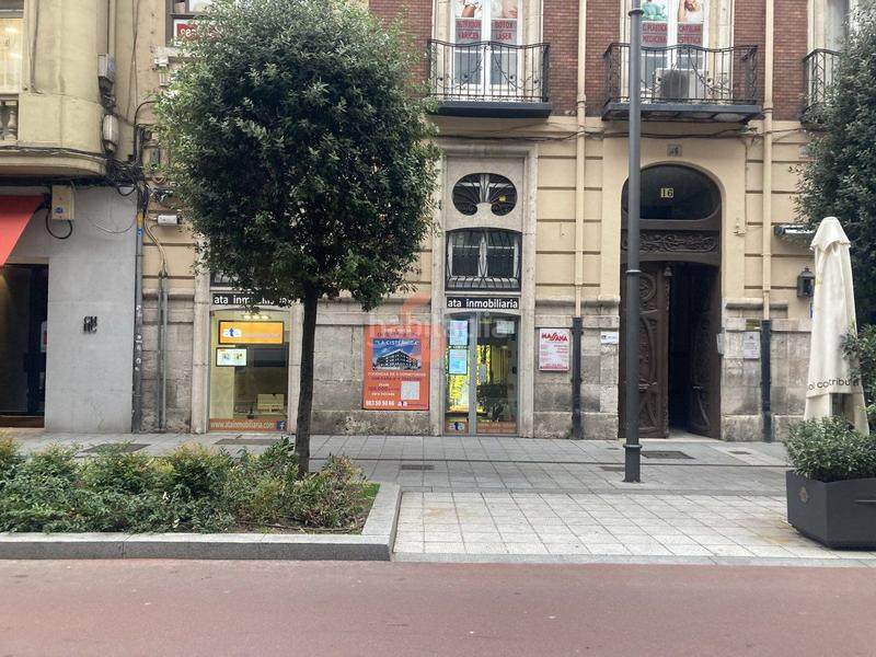 Foto b2c83ba4-56bf-4a9b-9282-4c63dae87a77. Local comercial local en venta en Centro, 1 dormitorio. en Valladolid