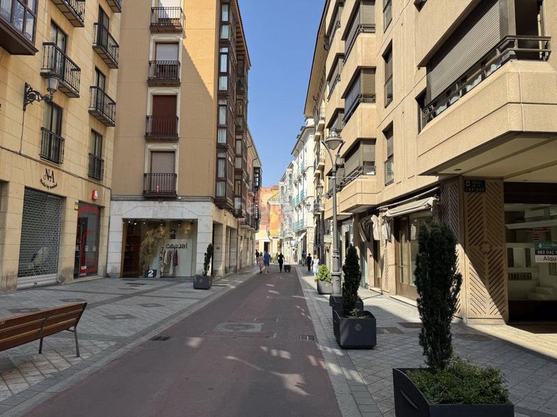 Foto 7952bed2-5965-441a-a464-f88823747887. Alquiler local comercial local en alquiler en Centro, 1 dormitorio. en Valladolid