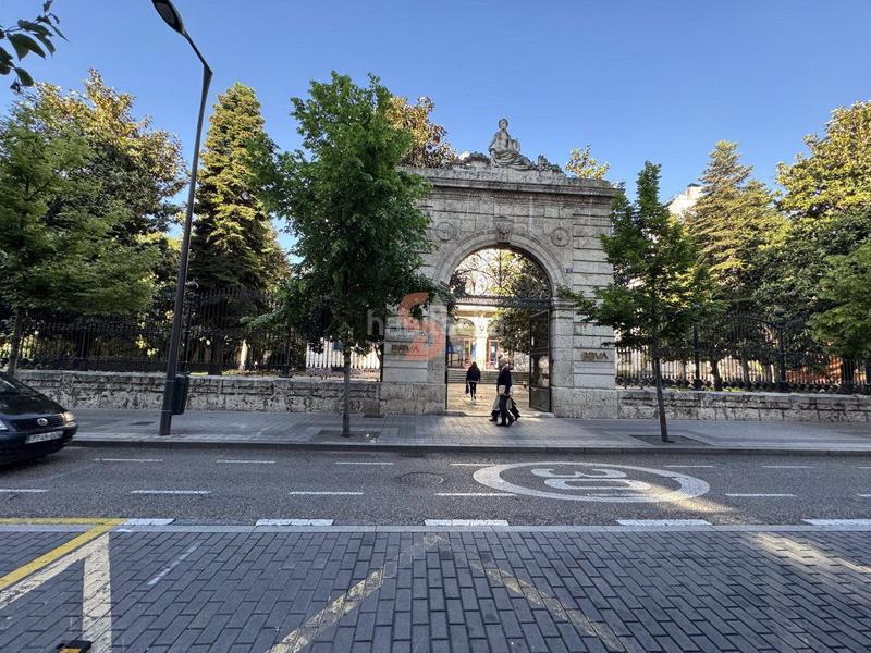 Foto e06a00f2-8726-43f2-883d-c6f246ec0c5b. Alquiler local comercial local en alquiler en Centro, 2 dormitorios. en Valladolid