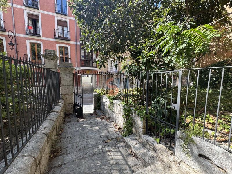 Foto 074a23bd-2e73-459d-b1e0-23f39434f1cd. Location local commercial dans Centro Valladolid