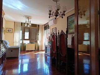 Piso  Bolivia. Piso en venta en semicentro, 5 dormitorios.