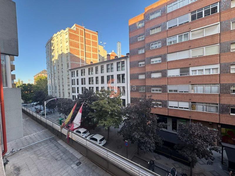 Foto 9ba47f1a-09bd-40fd-8ea7-848a92ad8ec6. Rent flat with heating in Centro Valladolid