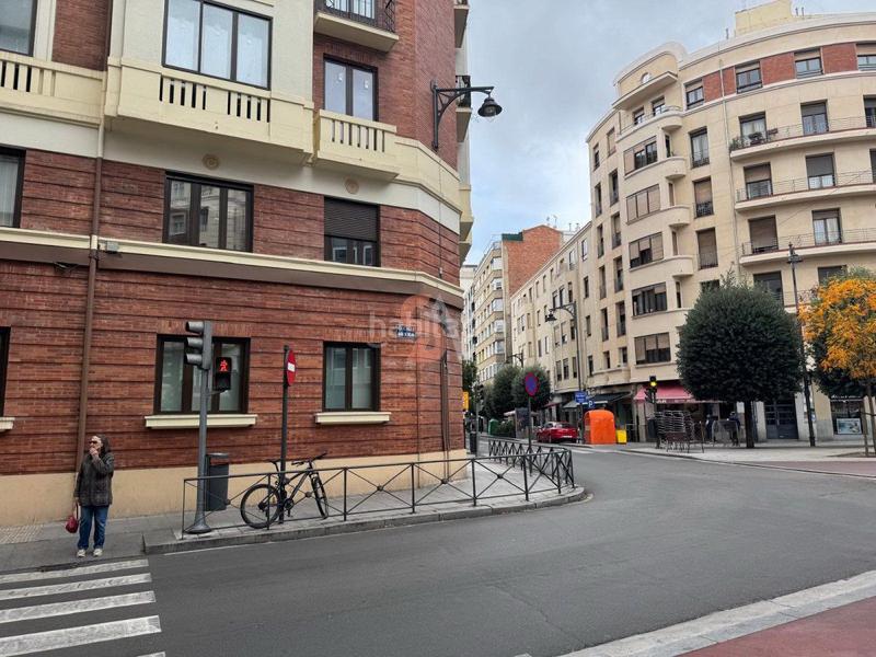 Foto a1403611-6b2f-4743-a14f-71987c0d7eb3. Alquiler piso  en alquiler en centro, 2 dormitorios. en Valladolid