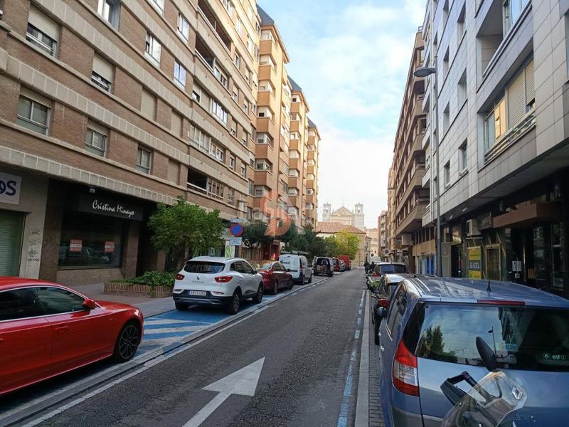 Foto 67bd66d9-8a4b-4a31-b05f-a2b7f92bf60e. Alquiler local comercial local en alquiler en centro, 2 dormitorios. en Valladolid