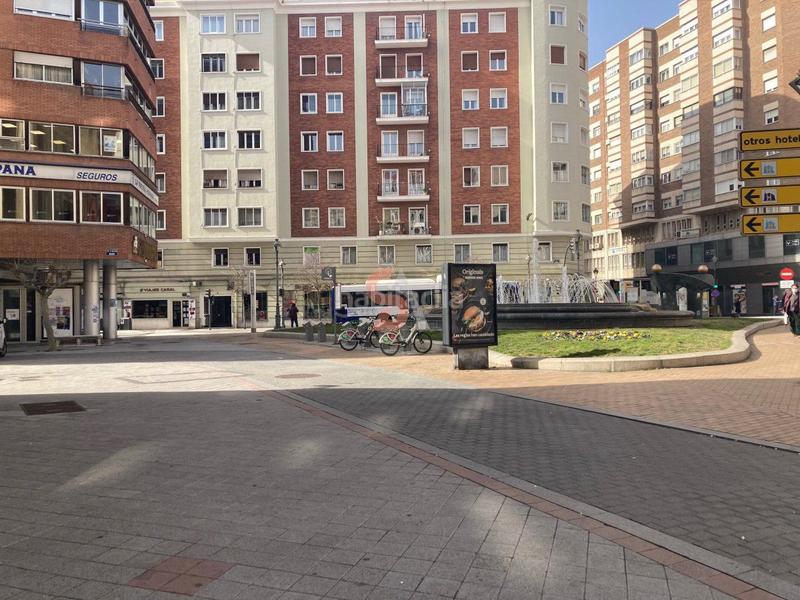 Foto 62d9e569-6ee8-4ecb-b1fc-e76c8090bd12. Alquiler local comercial local en alquiler en centro, 3 dormitorios. en Valladolid
