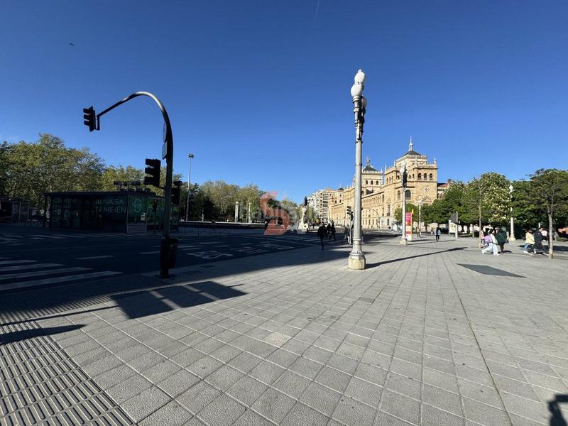 Foto 65e2cd04-d32d-4614-8517-3bda08784580. Alquiler local comercial local en alquiler en centro, 3 dormitorios. en Valladolid