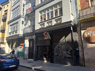 Lloguer Local Comercial  Macías picavea. Local en alquiler en centro, 5 dormitorios.
