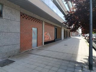 Lloguer Local Comercial  Alcaparra. Local en alquiler en semicentro.