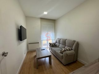 Lloguer Pis  Renedo. Piso en alquiler en semicentro, 2 dormitorios.